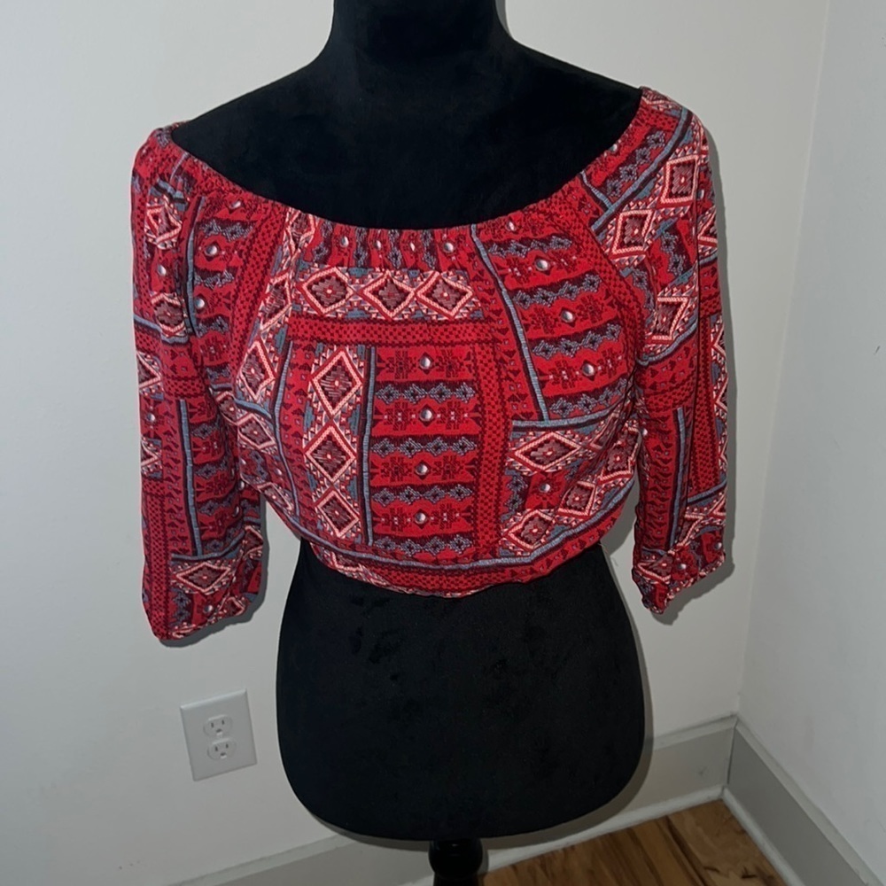 Hollister red‎ hobo peasant cropped red print top Sz XS blouse